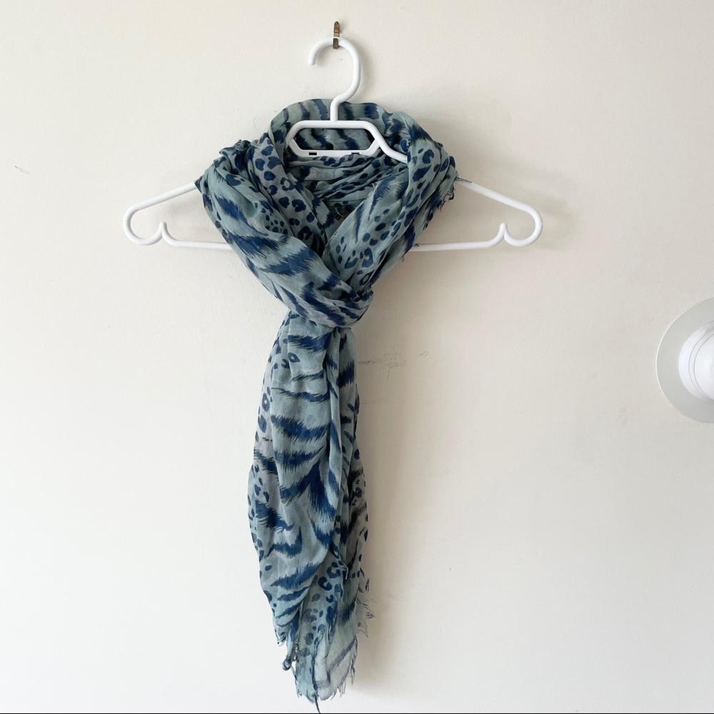 🛍 3/$20 Pattern Scarf - Picture 15 of 15